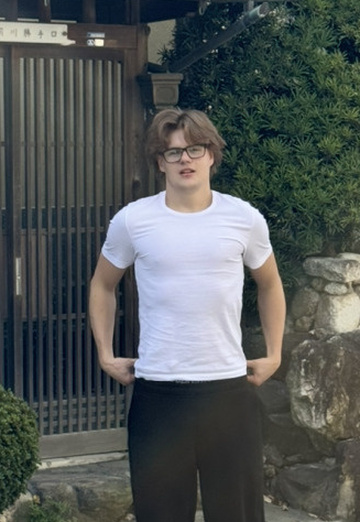 Anton (@anton232658) — my photo № 1