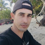 Roberto 37 Holguín