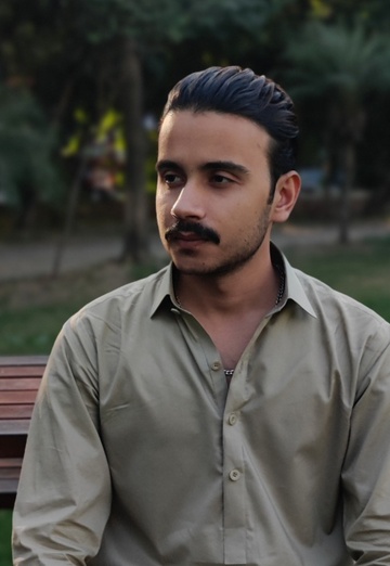 Moiz Bhatti (@mcb11) — my photo № 1