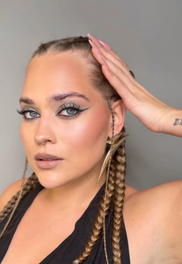 Hella (@hella96) — my photo № 2